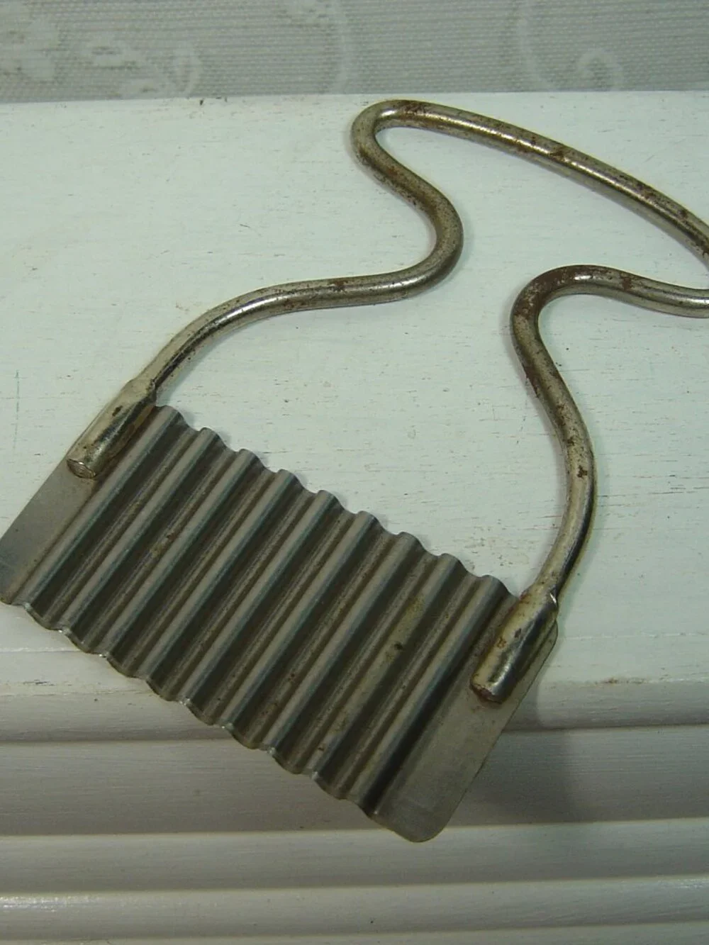 Vintage Kenberry crinkle cutter/slicer kitchen gadget/tool-made in USA